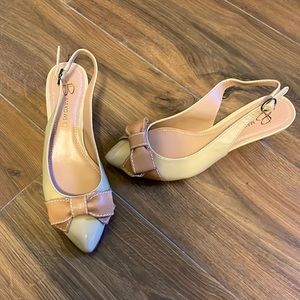 B Makowsky patent leather shoes Deena Kitten with bows sz 6.5